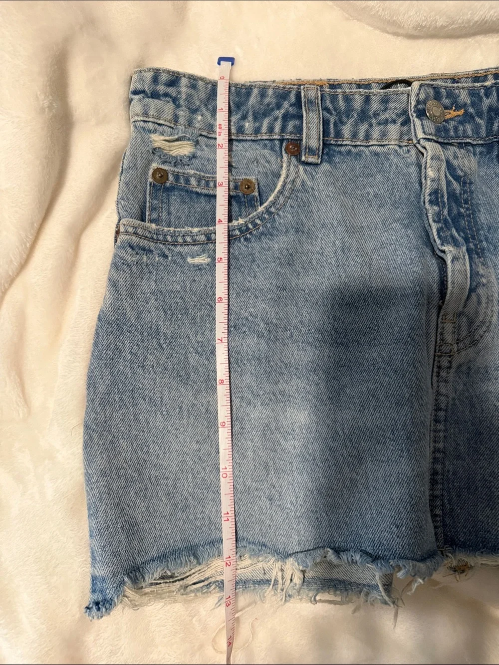 💙 Zara Distressed Denim Mini Skirt – NWOT SIZE MEDIUM